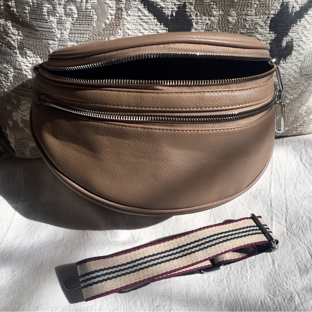 NEW Crossbody Bag - Picture 5 of 8